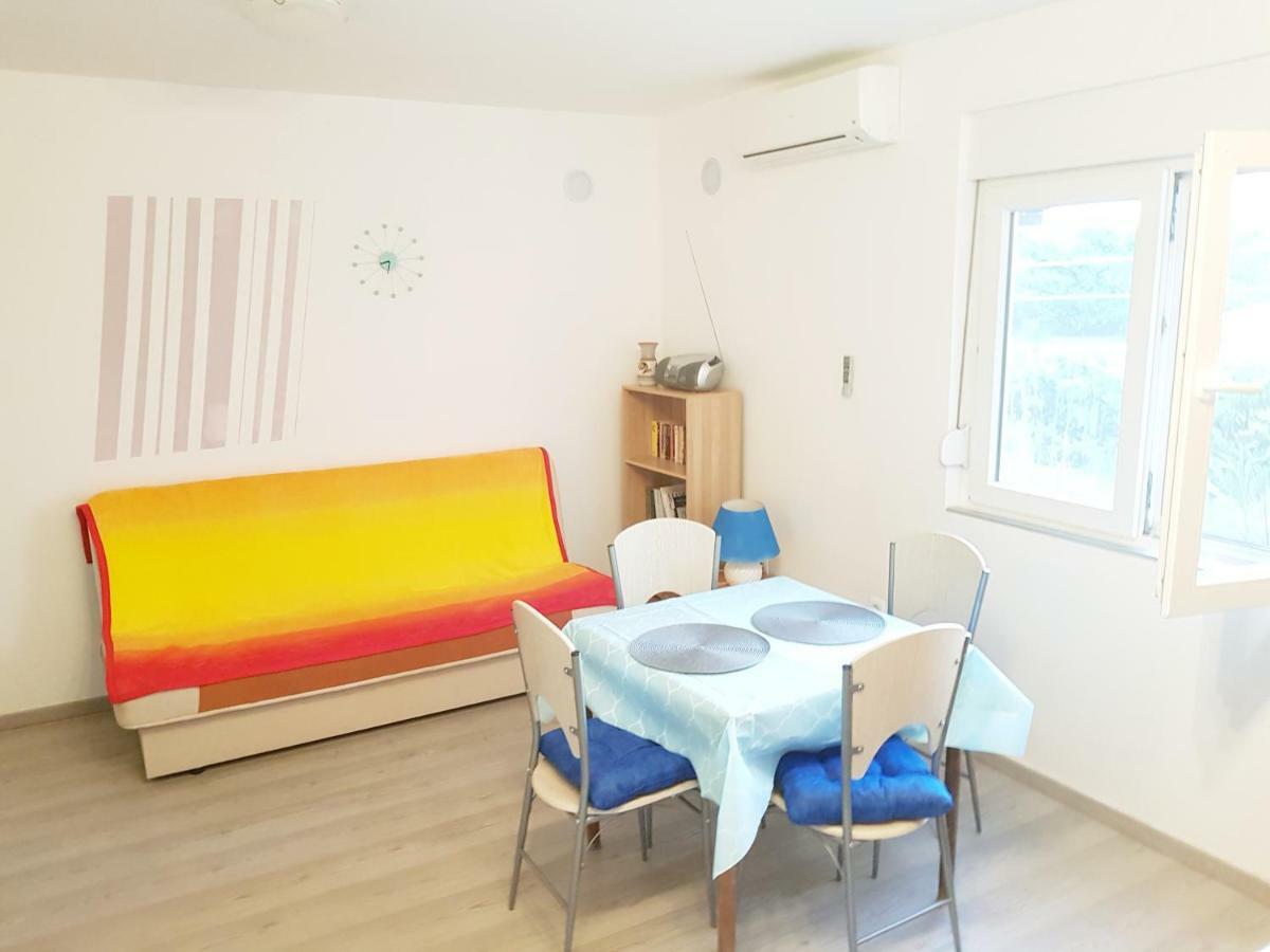 Apartment Brigitte Vrsi Eksteriør bilde