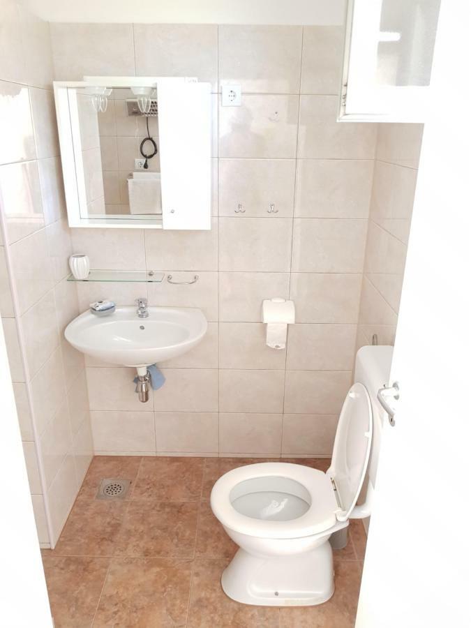 Apartment Brigitte Vrsi Eksteriør bilde