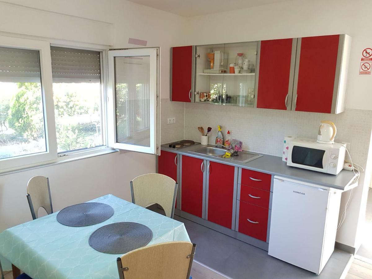 Apartment Brigitte Vrsi Eksteriør bilde